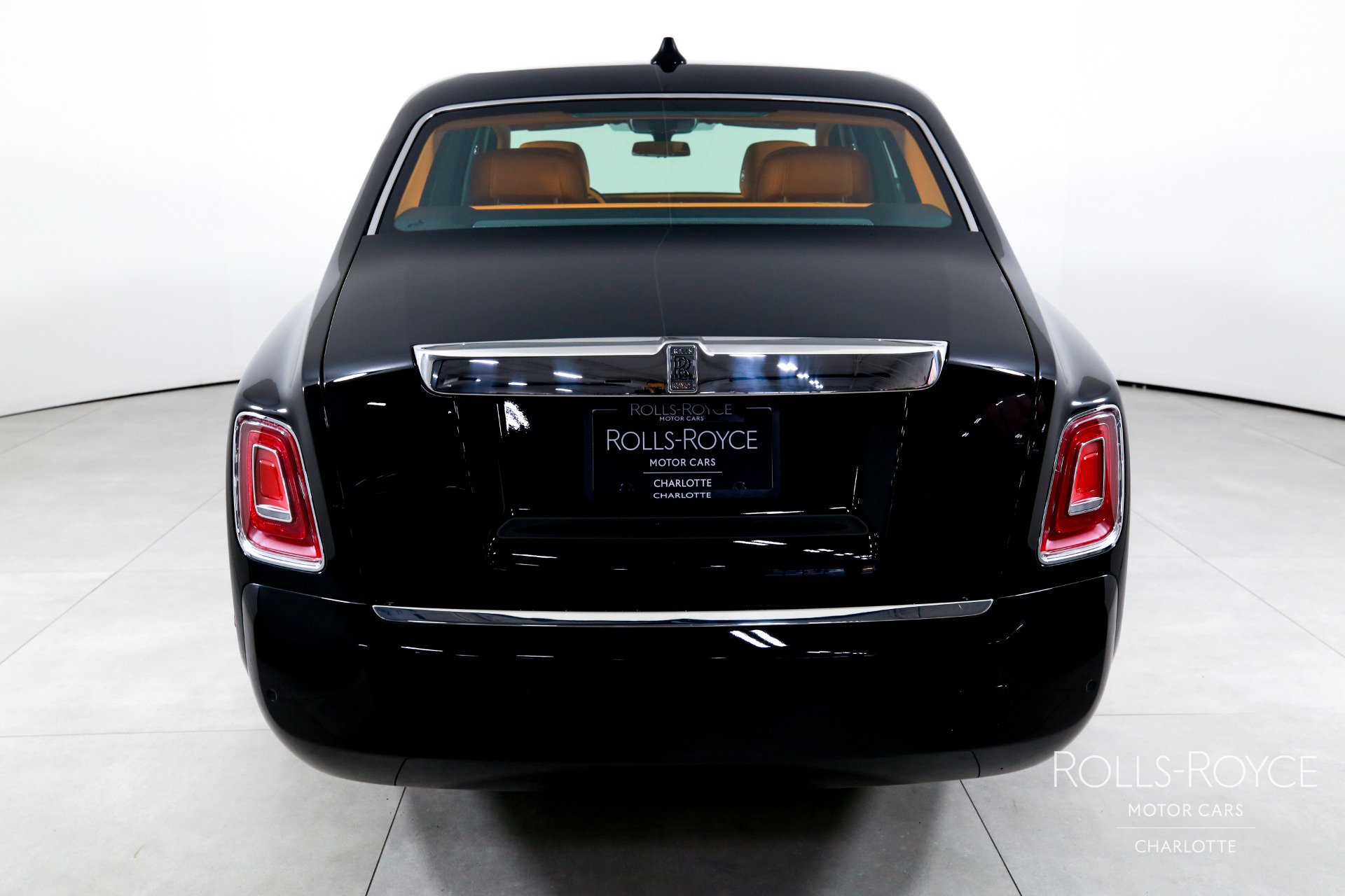 New 2026 Rolls-Royce Phantom Sedan image 9
