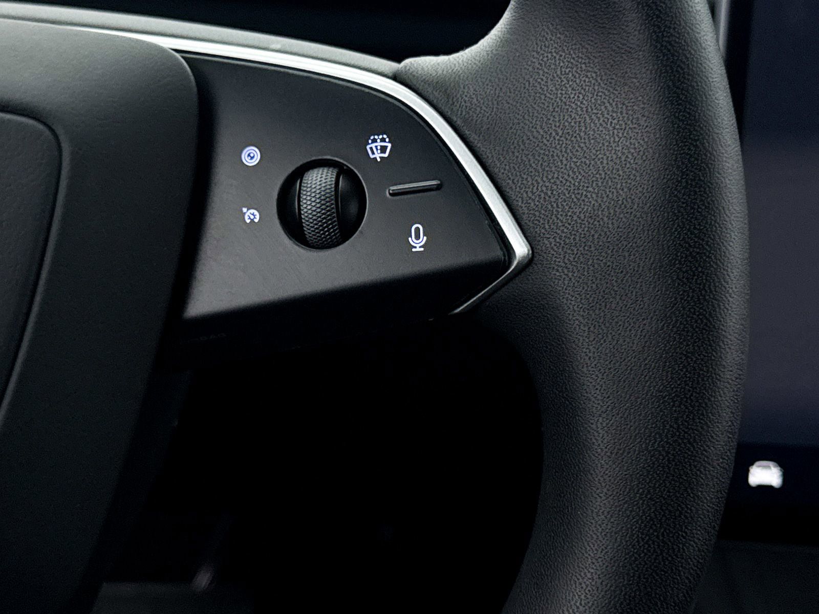 Used 2024 Tesla Model 3 Standard Range image 38