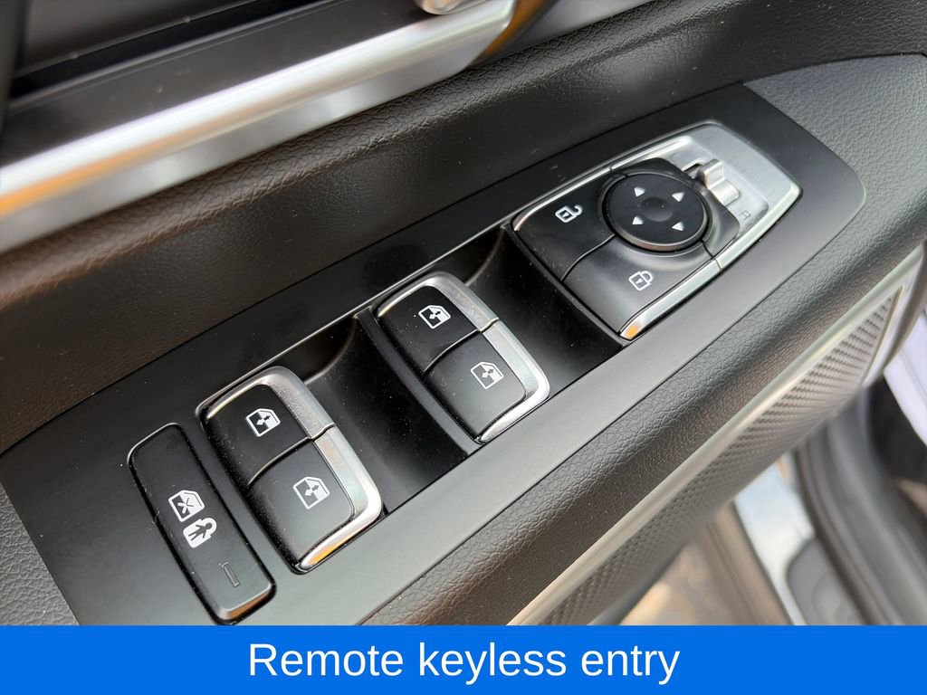 Used 2023 Kia Telluride S AWD/4WD image 18