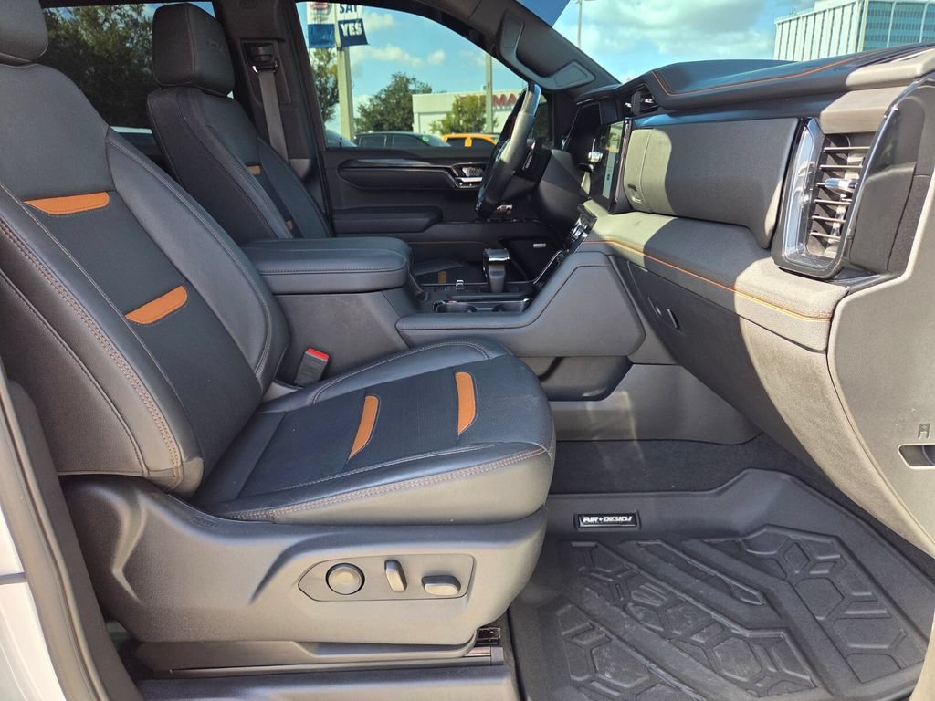 Used 2025 GMC Sierra 1500 AT4 w/ AT4 Premium Package AWD/4WD image 19