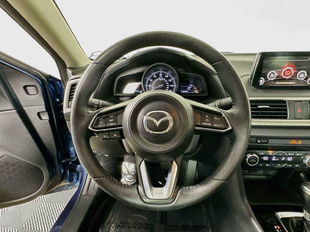 Used 2018 MAZDA MAZDA3 Touring FWD image 13