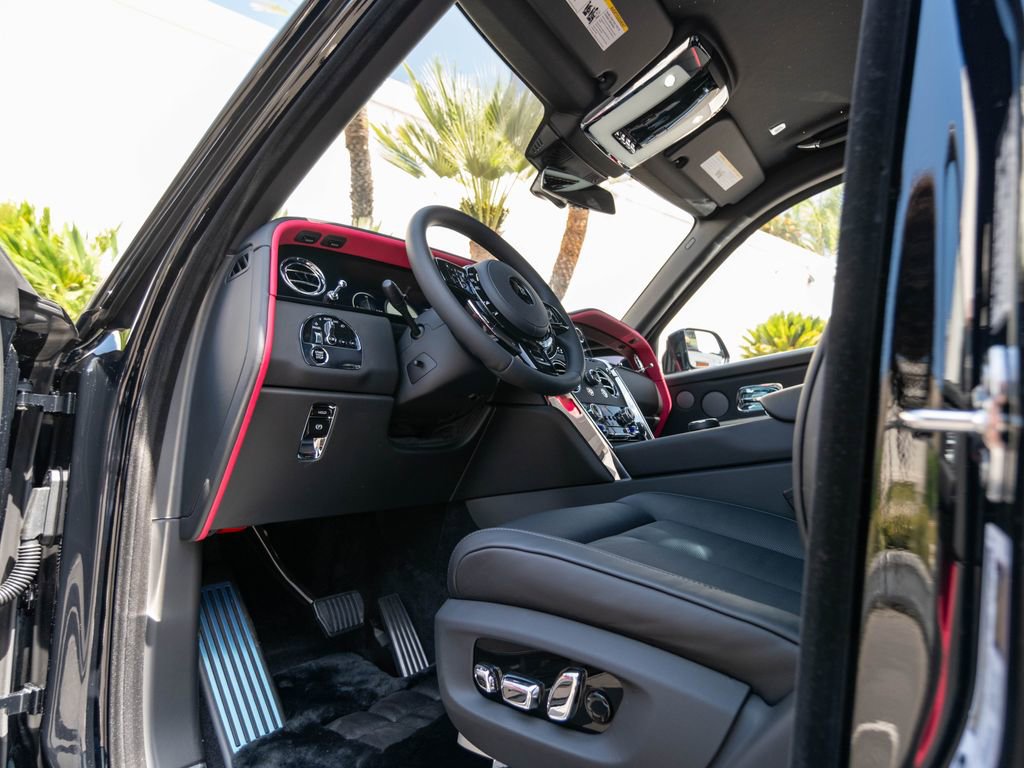 New 2026 Rolls-Royce Cullinan AWD/4WD image 24