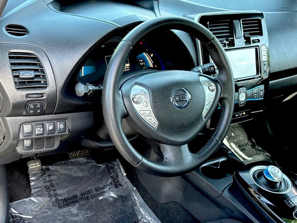 Used 2013 Nissan Leaf SV w/ LED & Quick Charge Pkg image 16