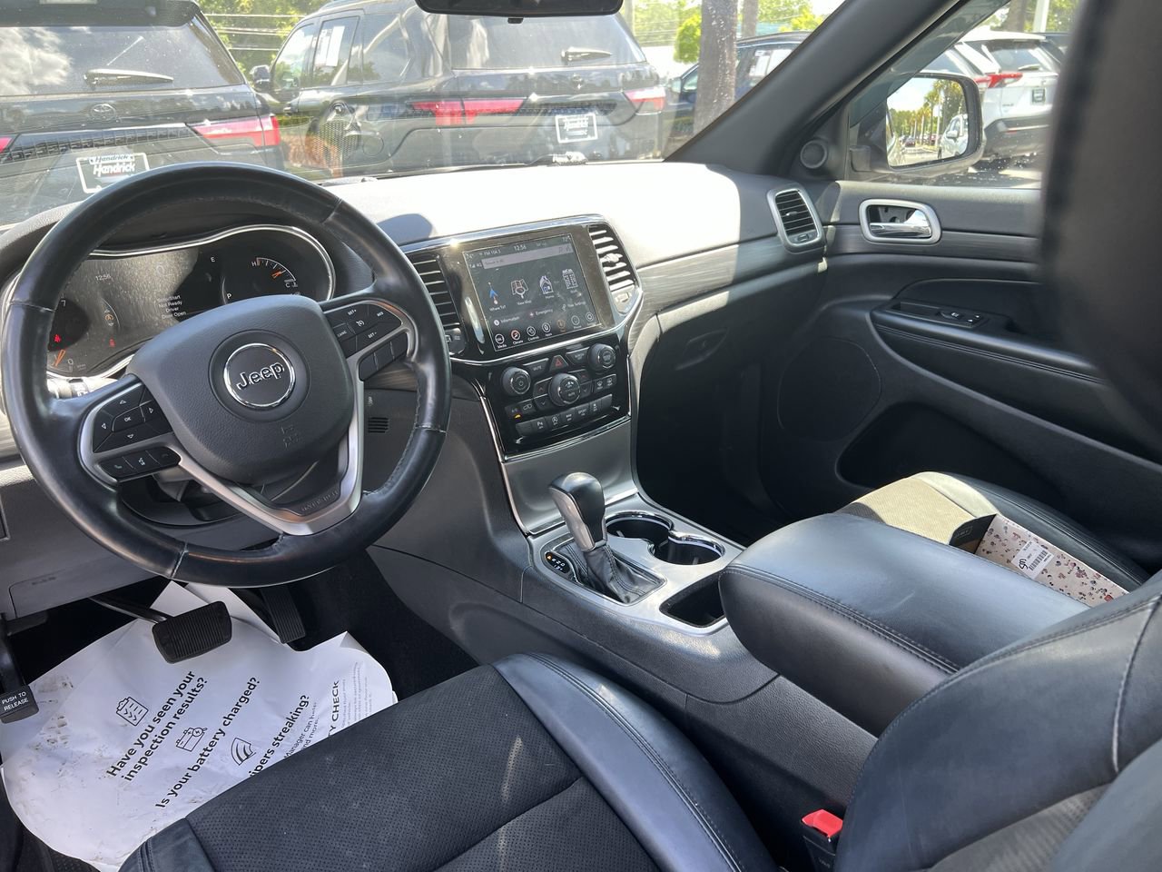 Used 2021 Jeep Grand Cherokee Laredo X AWD/4WD image 30