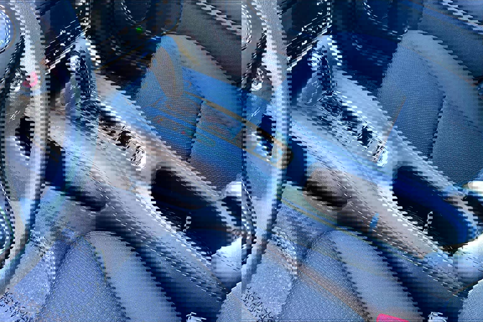 Used 2018 Honda HR-V EX image 16