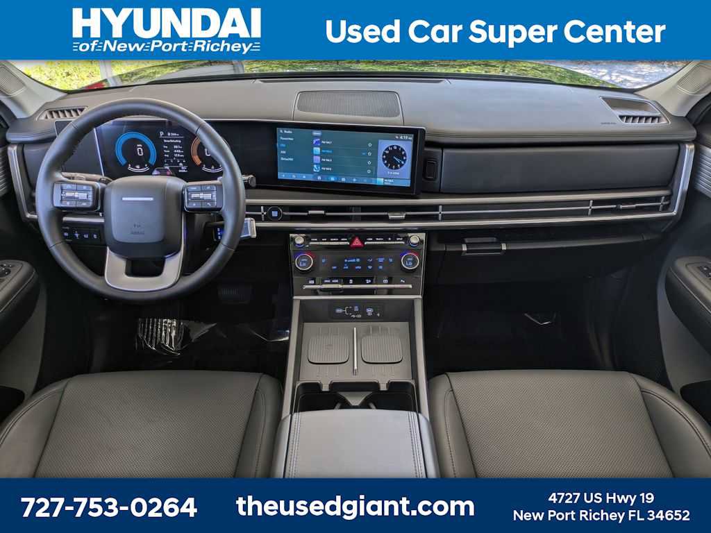 Used 2025 Hyundai Santa Fe SEL w/ Tow & Go Package FWD image 21