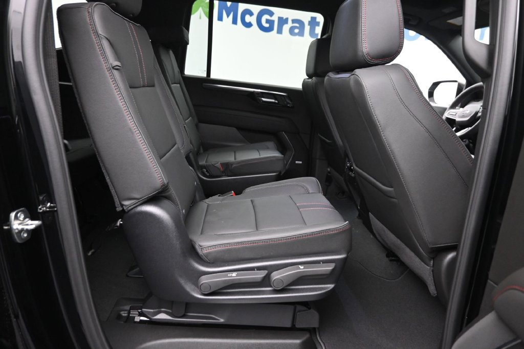 New 2027 Chevrolet Suburban RST w/ Comfort Package AWD/4WD image 10