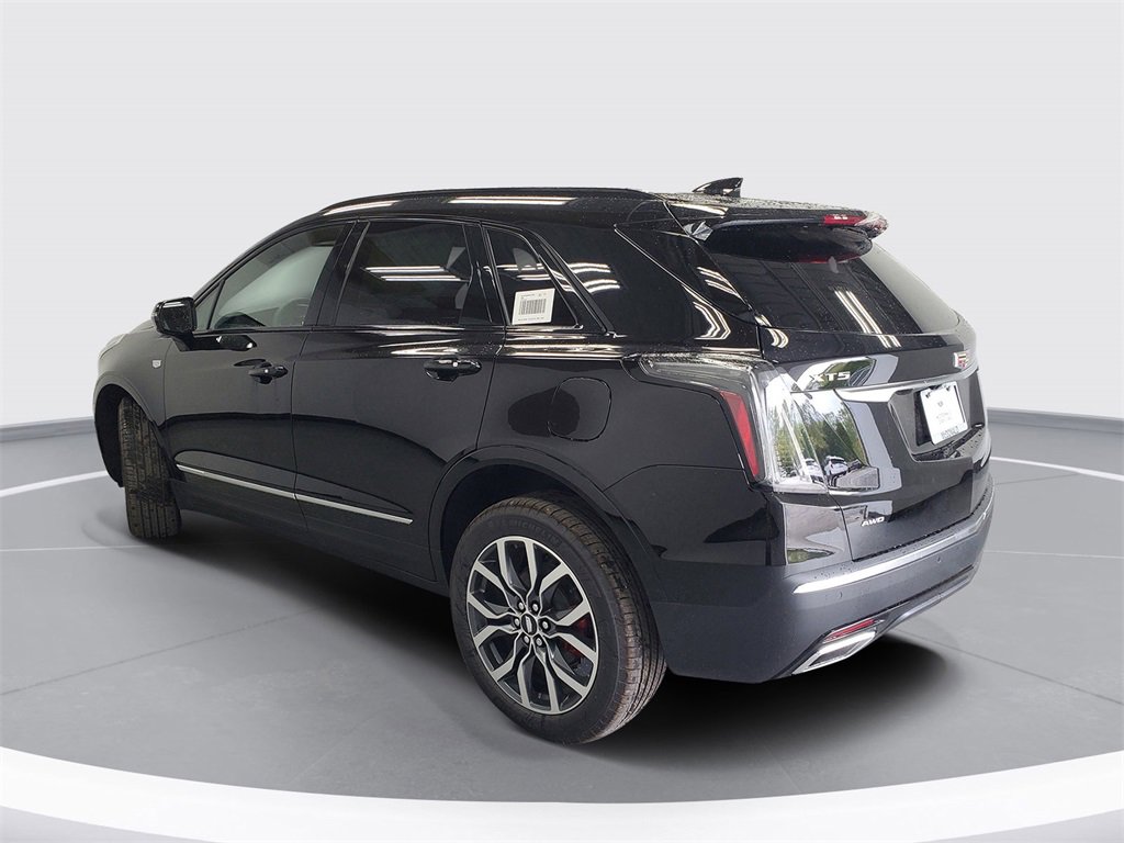 New 2025 Cadillac XT5 Sportv w/ LPO, Red Accent Package image 4