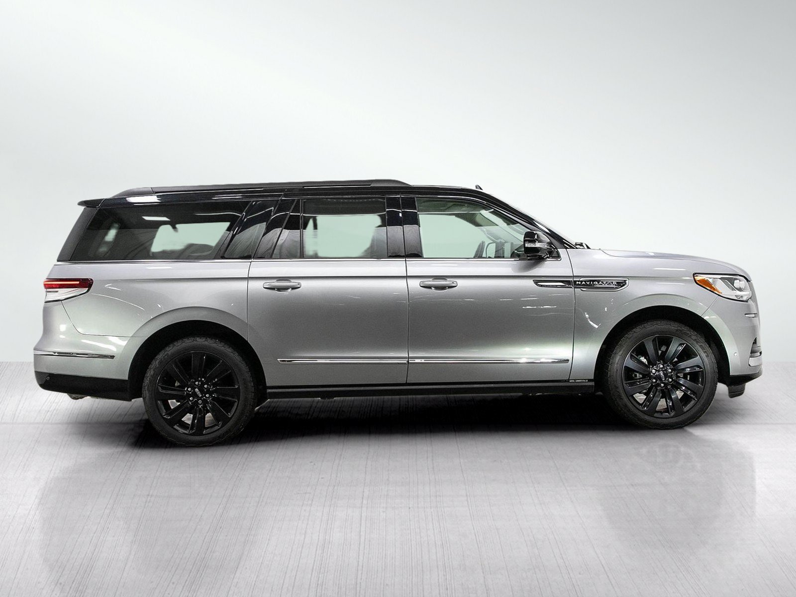 Used 2022 Lincoln Navigator L Black Label AWD/4WD image 7