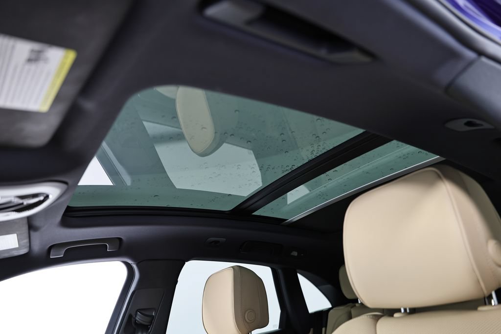Certified 2026 Porsche Macan AWD/4WD image 18