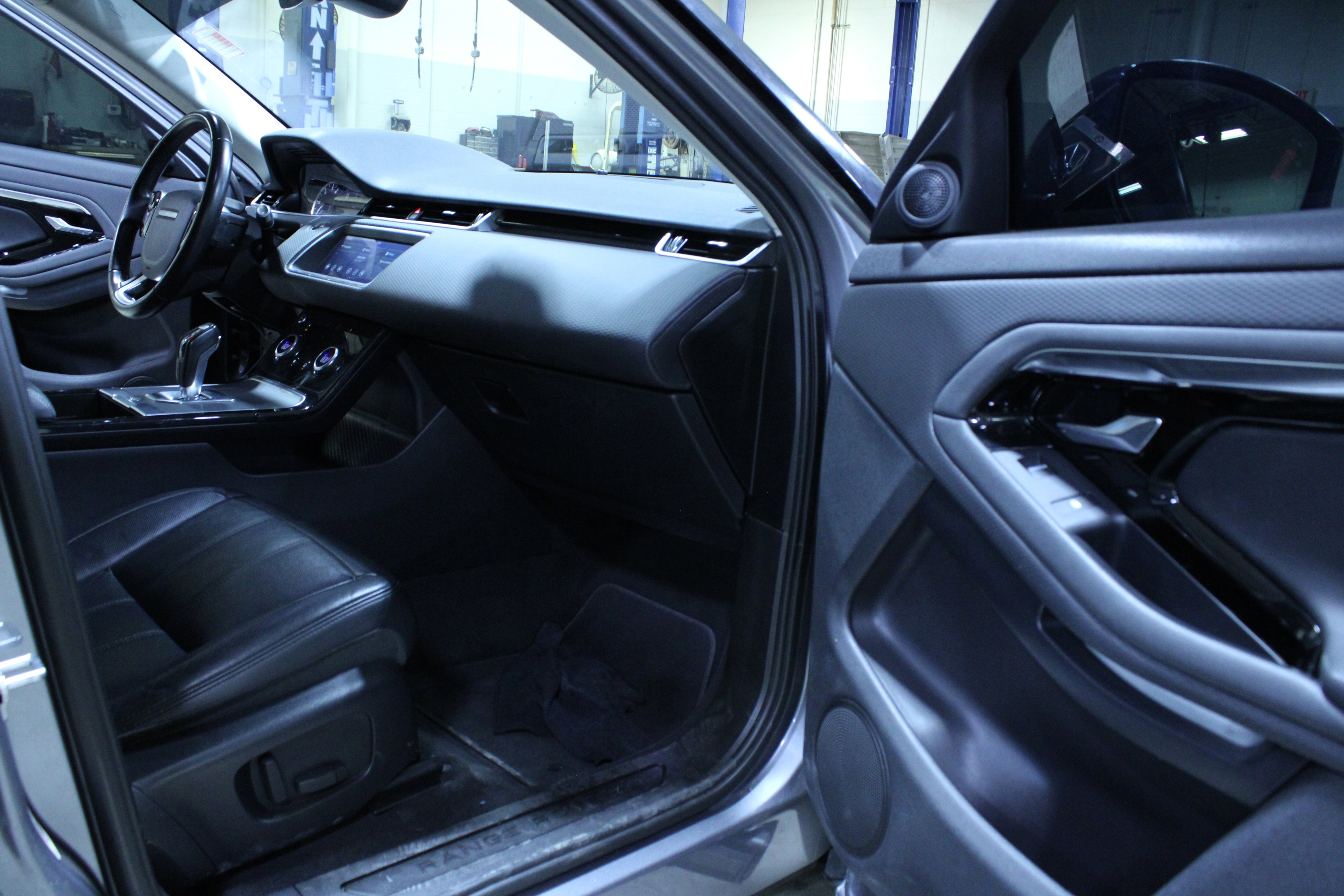 Used 2020 Land Rover Range Rover Evoque S image 29