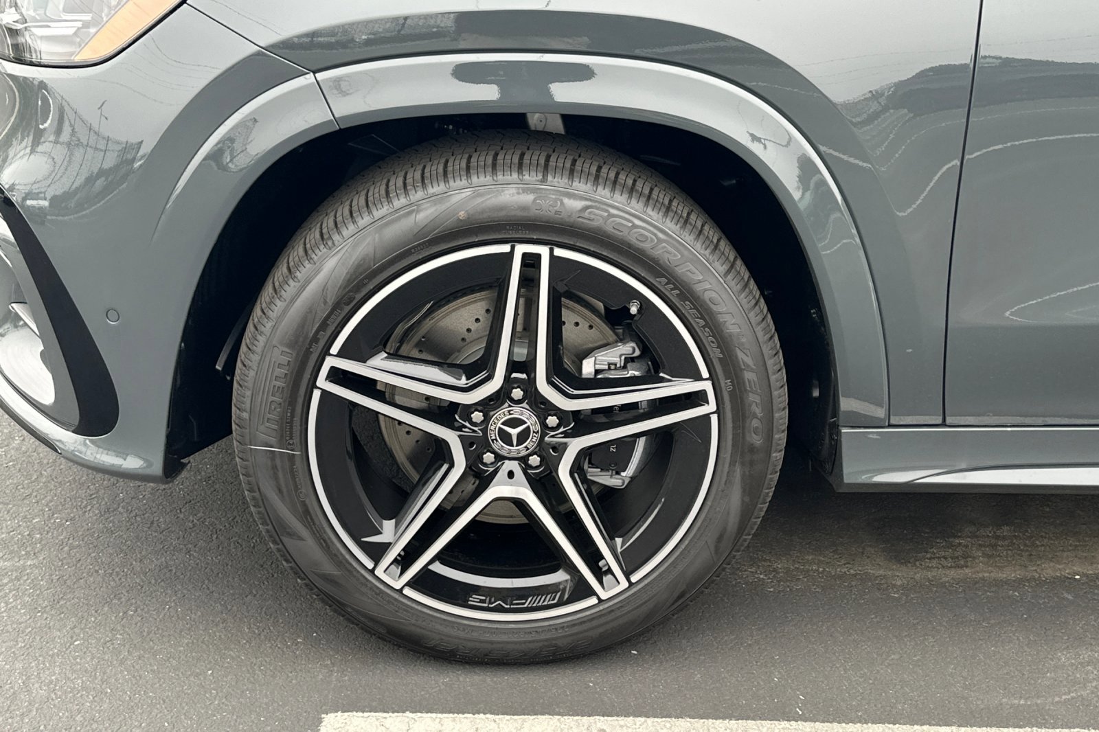 New 2026 Mercedes-Benz GLS 450 4MATIC image 6