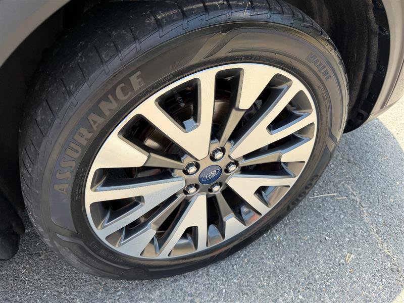 Used 2020 Ford Escape Titanium AWD/4WD image 23