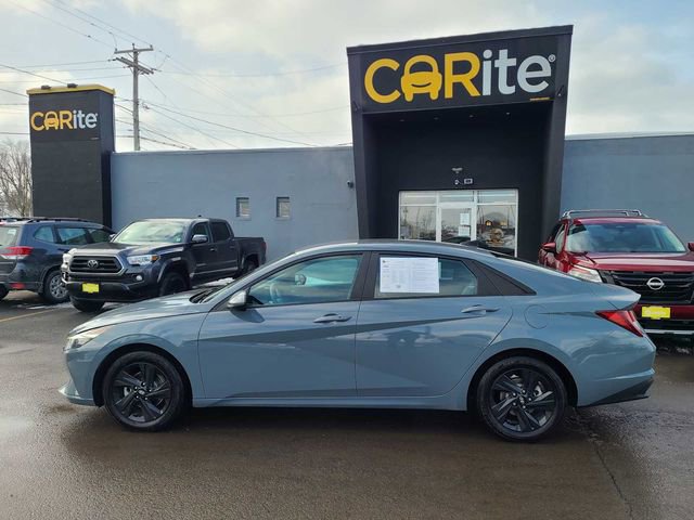 Used 2023 Hyundai Elantra SEL image 10