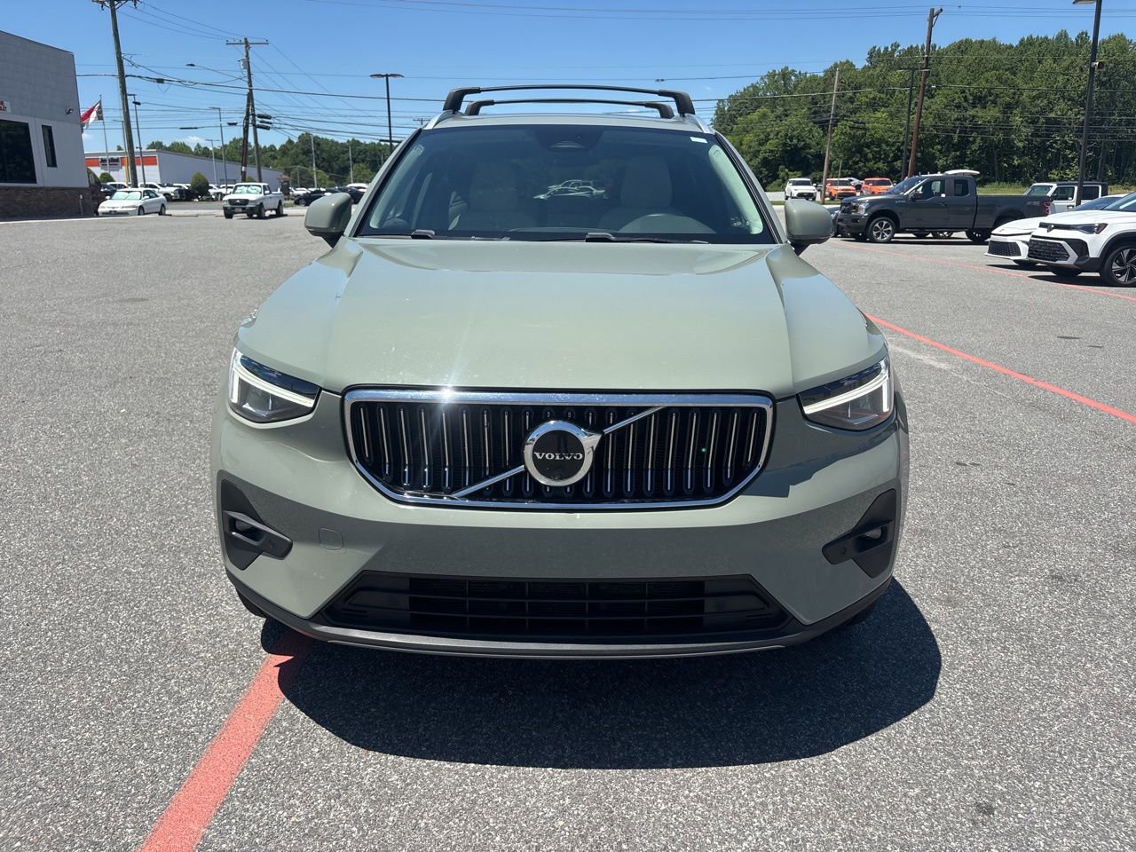 Used 2023 Volvo XC40 B5 Plus w/ Protection Package Premier AWD/4WD image 10