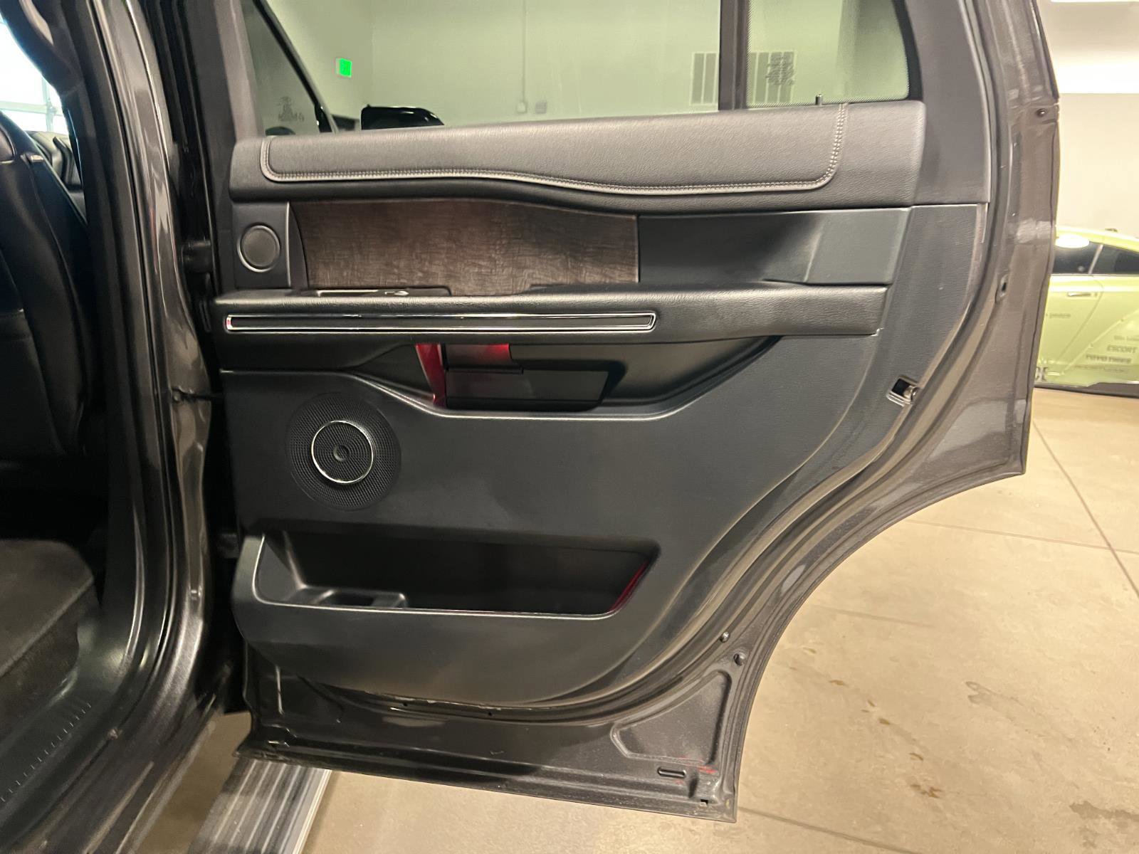Used 2019 Ford Expedition Limited w/ Equipment Group 301A AWD/4WD image 44