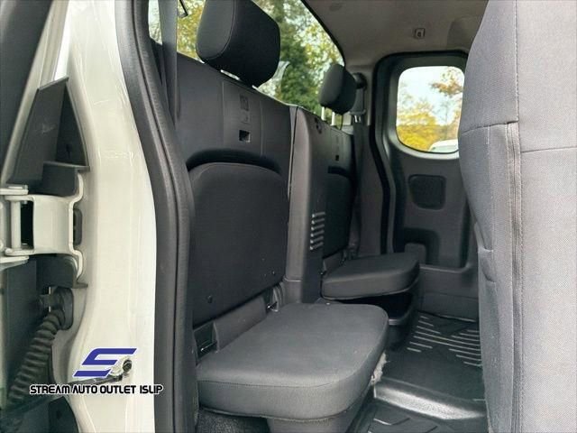 Used 2022 Nissan Frontier S w/ Technology Package image 16