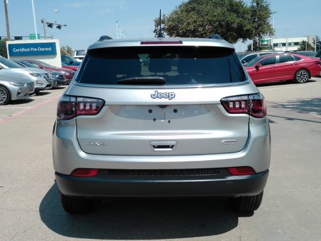 Used 2023 Jeep Compass Latitude AWD/4WD image 7