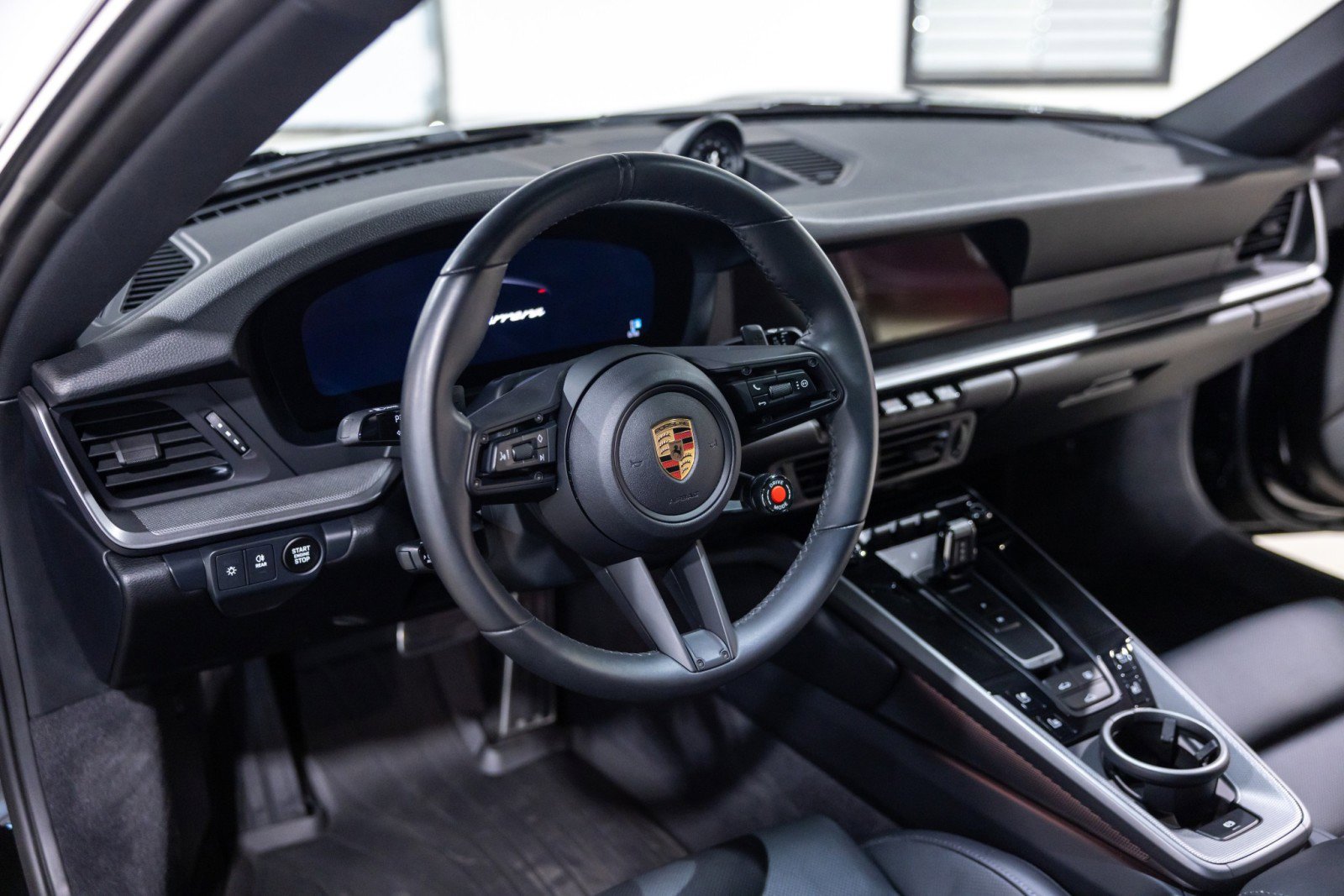 Used 2025 Porsche 911 Carrera RWD image 32