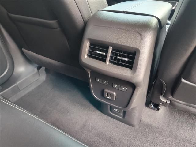 Used 2022 GMC Terrain Denali w/ Denali Premium Package AWD/4WD image 11