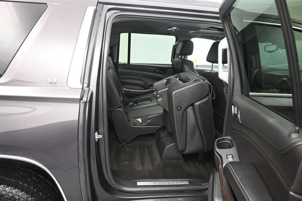 Used 2018 Chevrolet Suburban LT AWD/4WD image 46