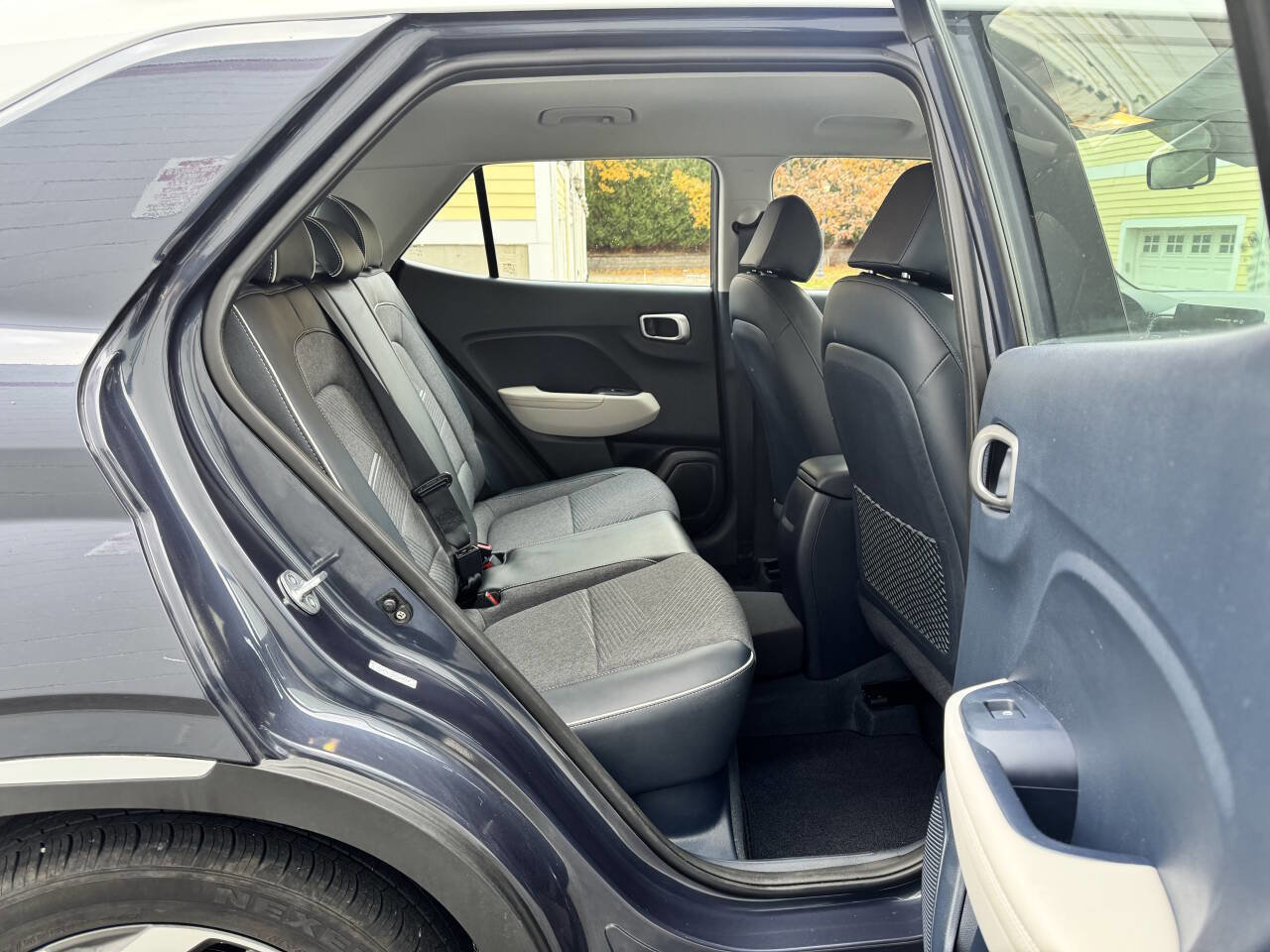 Used 2023 Hyundai Venue Limited w/ Cargo Package image 22