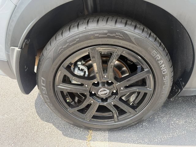 Used 2023 Nissan Kicks SR w/ SR Premium Package FWD image 40