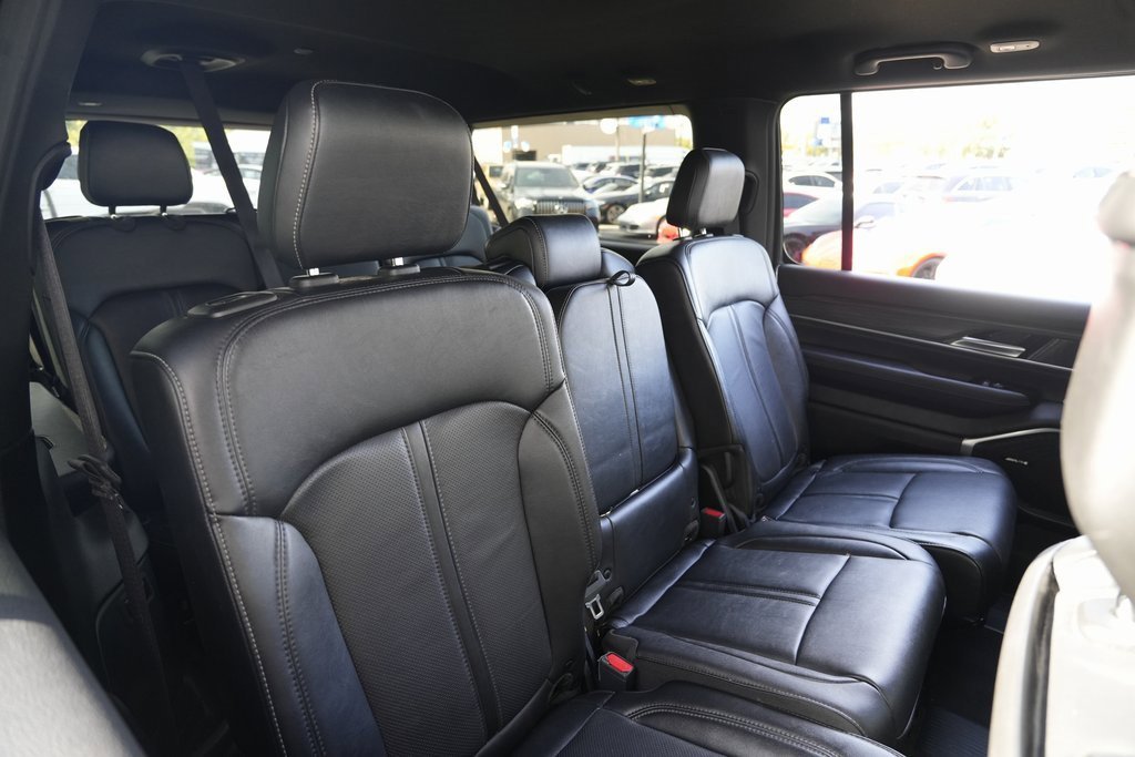 Used 2023 Jeep Wagoneer L Series II image 25