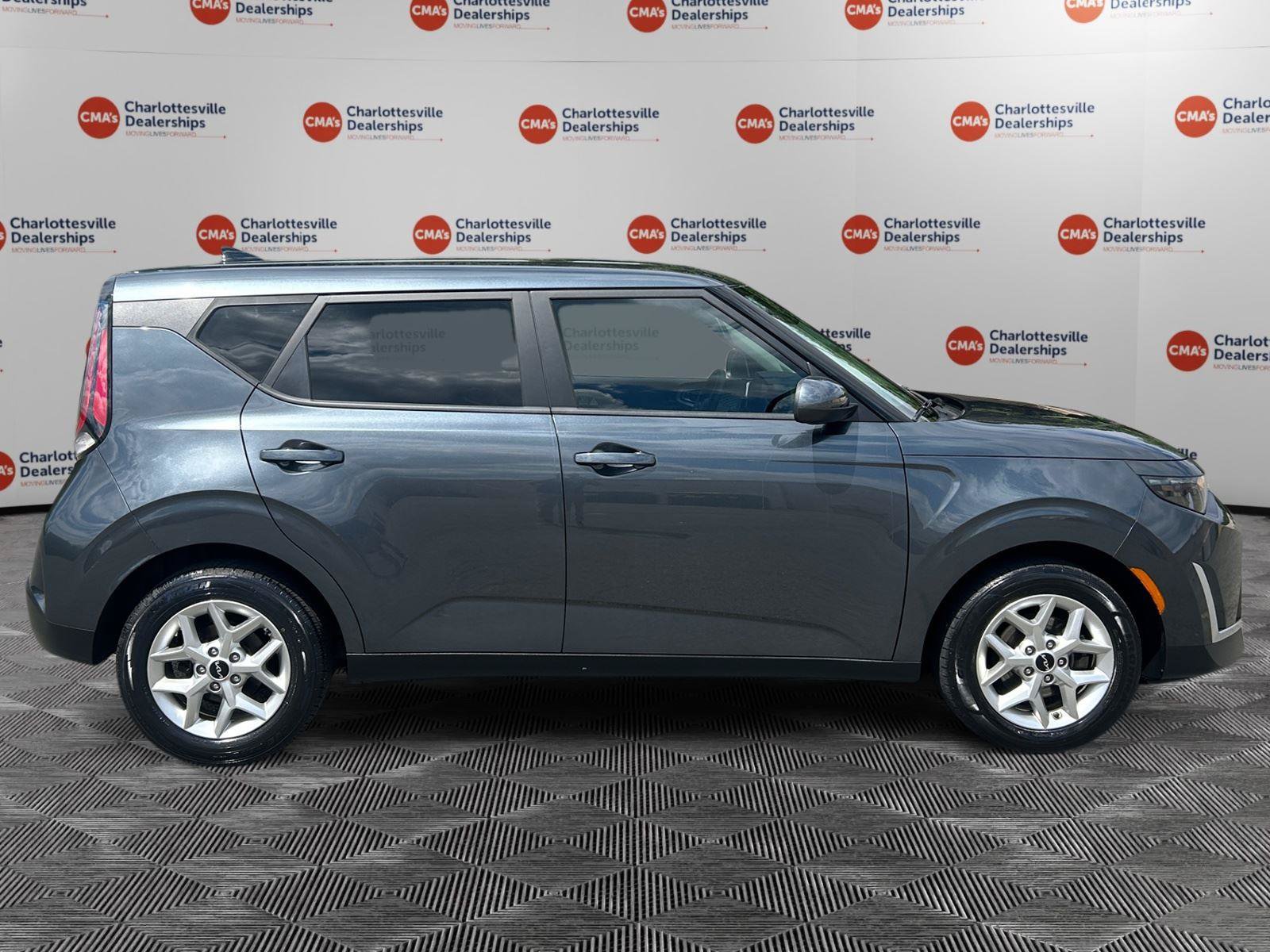 Used 2023 Kia Soul LX w/ Option Group 015 FWD image 6