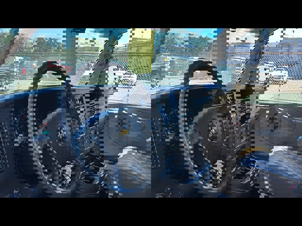 Used 2022 Chevrolet Express 2500 Extended image 10