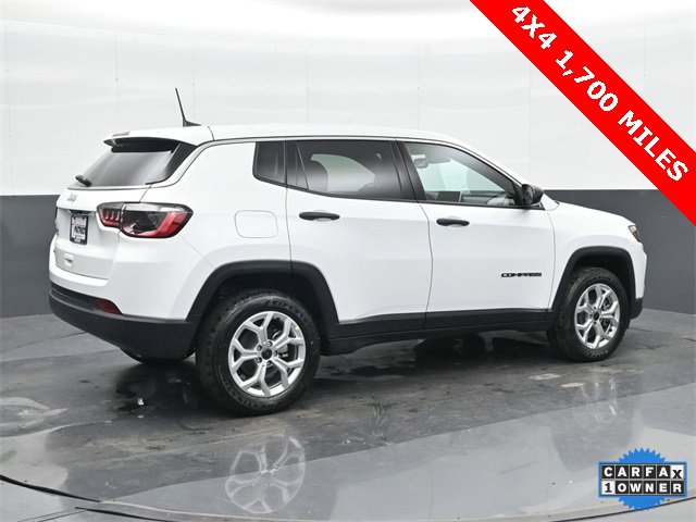 Used 2025 Jeep Compass Sport image 4
