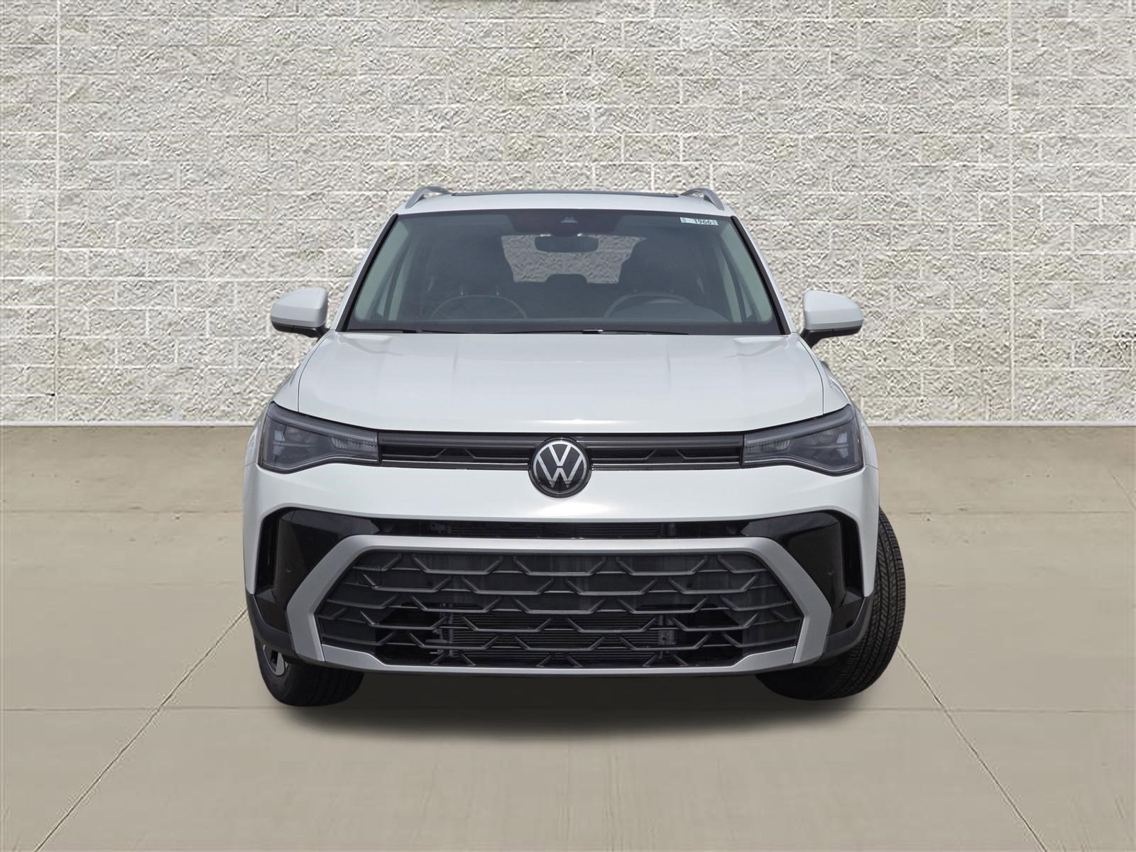 New 2026 Volkswagen Taos SE AWD/4WD image 2
