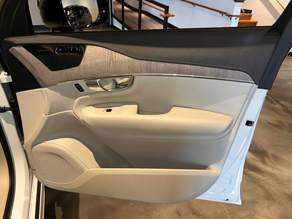 Used 2023 Volvo XC90 T8 Ultimate image 34