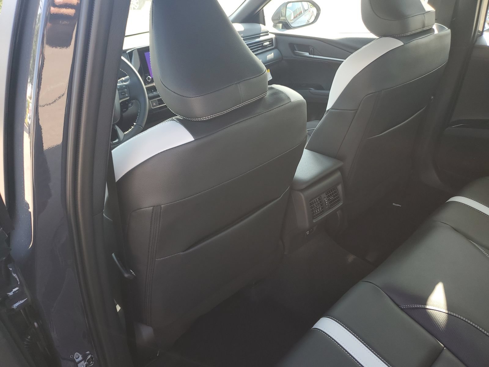 New 2026 Toyota Camry SE w/ Convenience Package FWD image 14