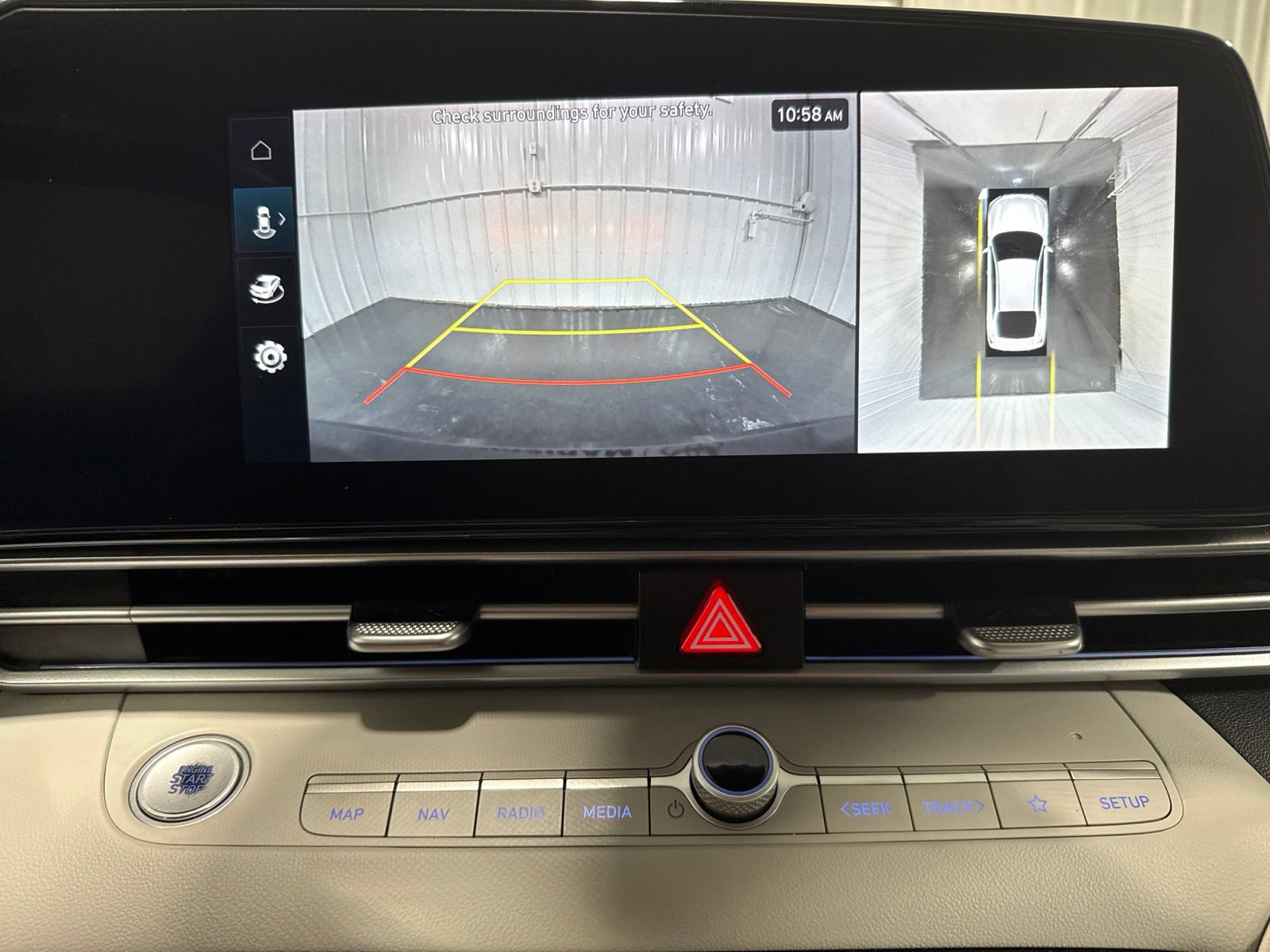 Used 2024 Hyundai Elantra Limited FWD image 30