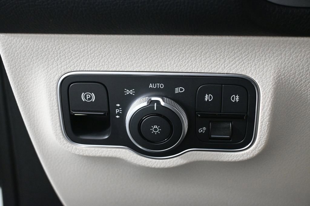 Certified 2026 Mercedes-Benz GLB 250 image 9