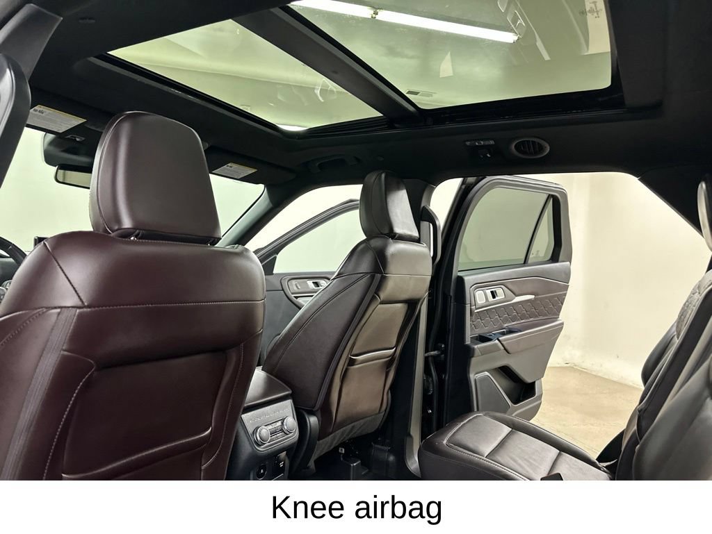 Used 2025 Ford Explorer Platinum w/ LUX Leather Package AWD/4WD image 30