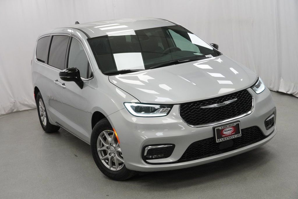 New 2026 Chrysler Pacifica Select image 8