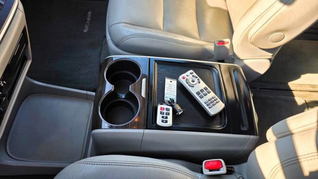 Used 2017 Toyota Sienna XLE Premium w/ Cargo Management Package image 20