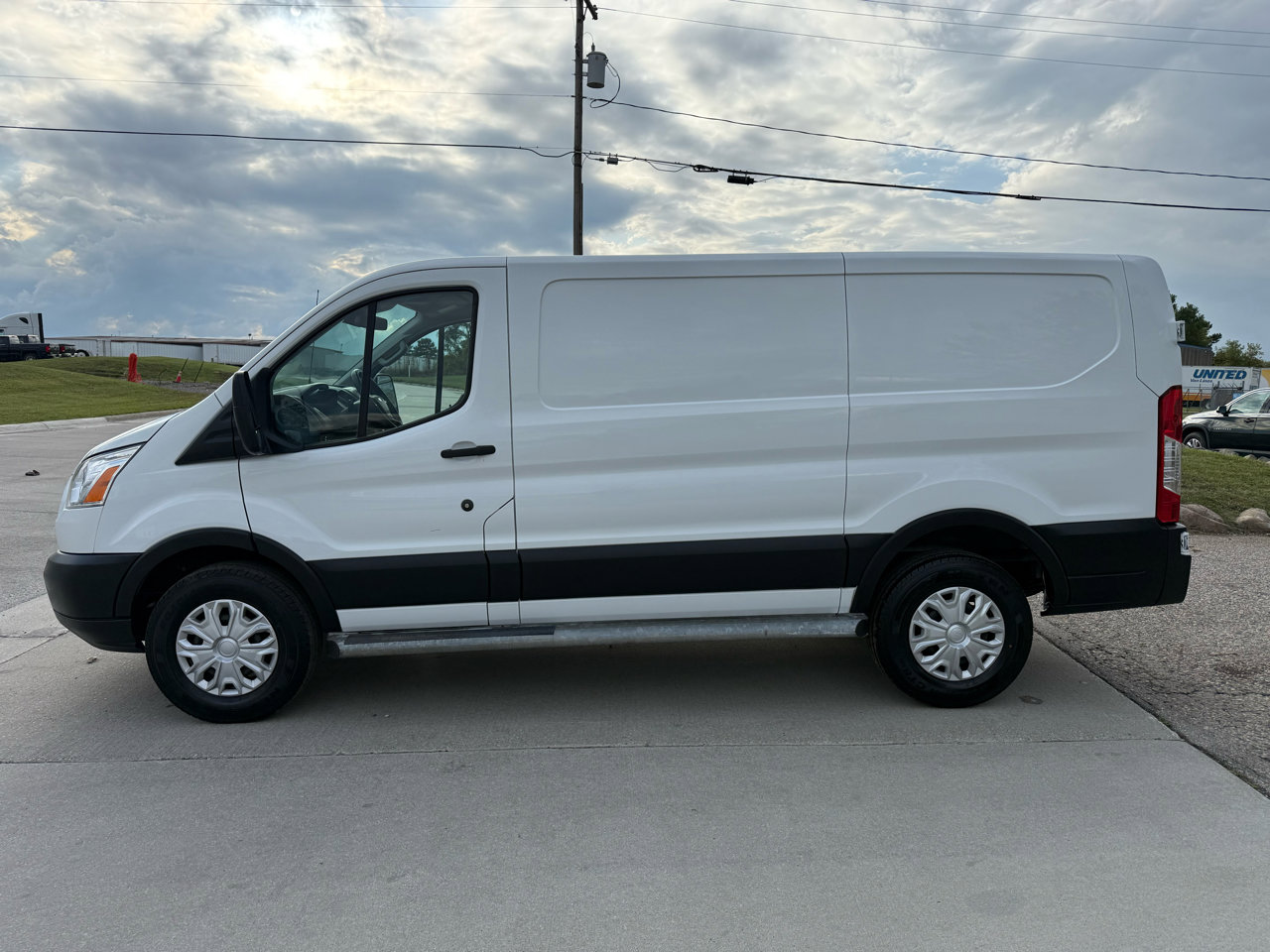 Used 2019 Ford Transit 250 130 Low Roof w/ Exterior Upgrade Package image 9