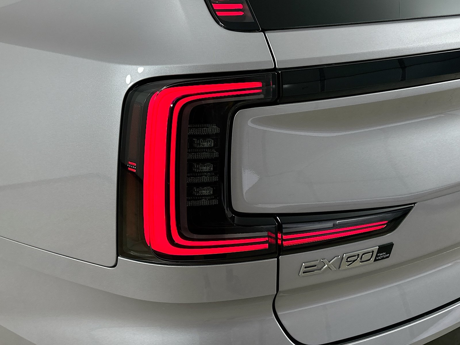 New 2026 Volvo EX90 Plus AWD/4WD image 12