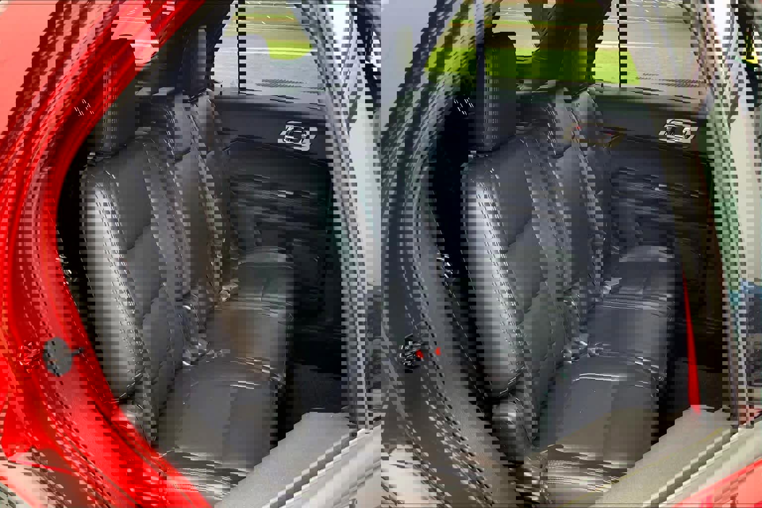 Used 2015 Ford Explorer XLT w/ Equipment Group 202B image 19