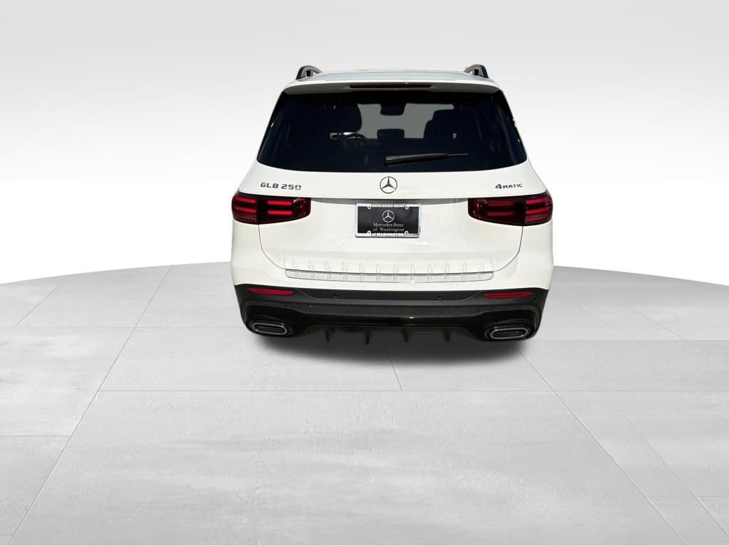 Used 2025 Mercedes-Benz GLB 250 GLB 250 image 4