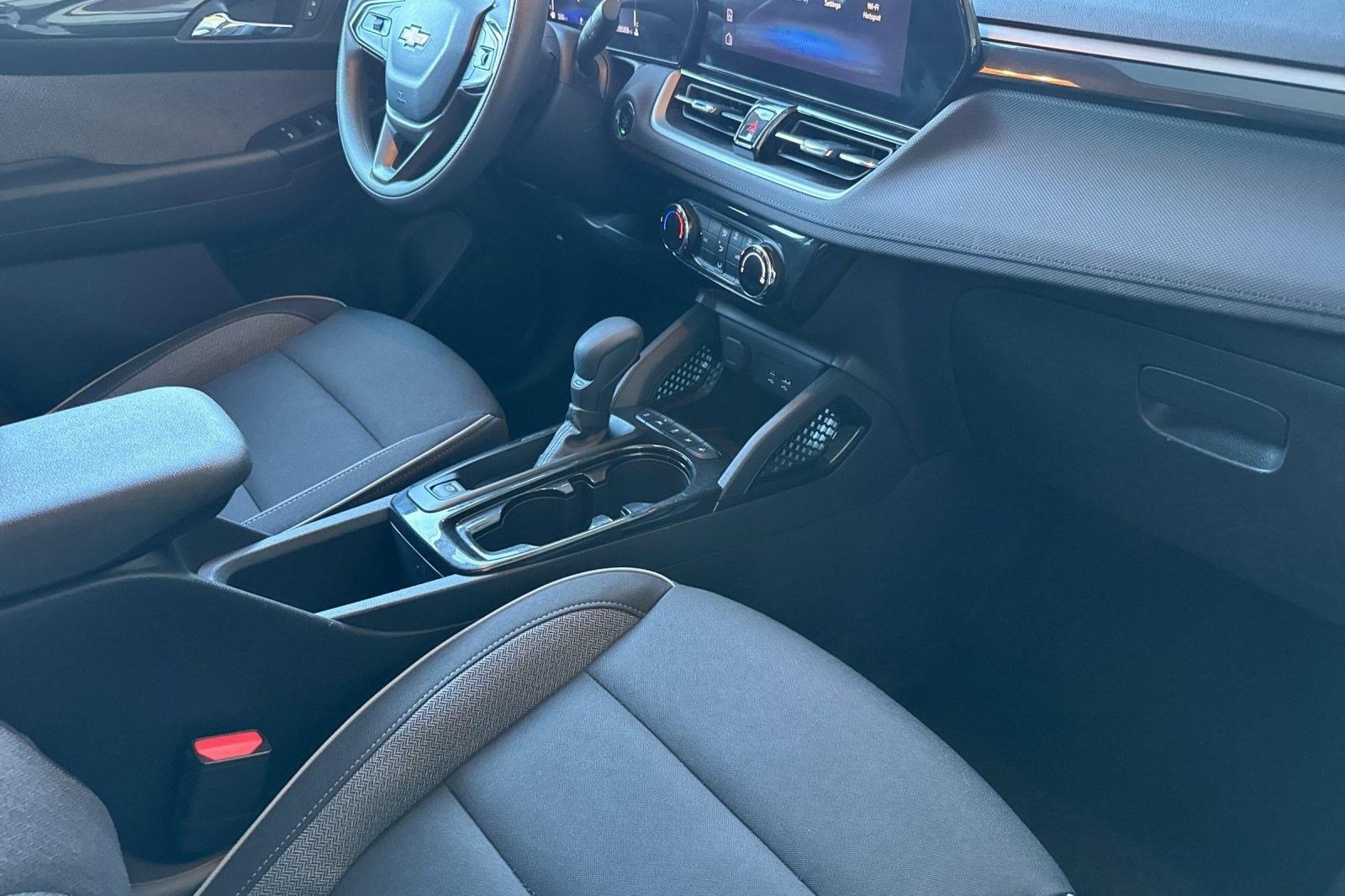 Used 2025 Chevrolet TrailBlazer LT image 31