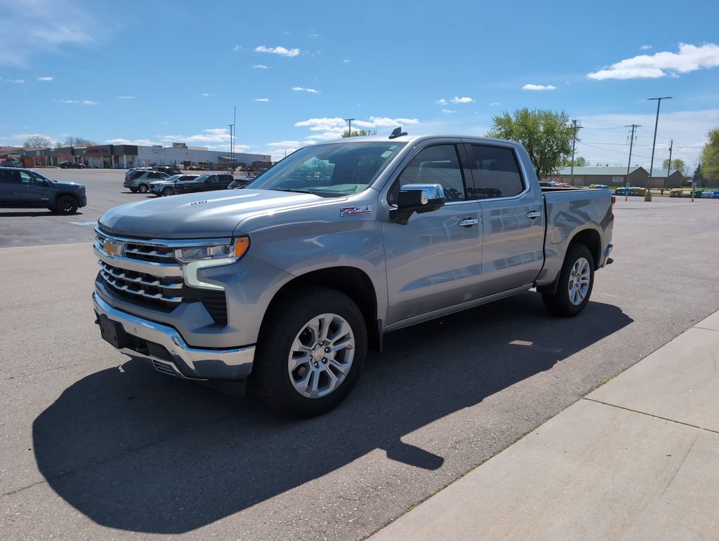 Used 2025 Chevrolet Silverado 1500 LTZ w/ LTZ Convenience Package II AWD/4WD image 4