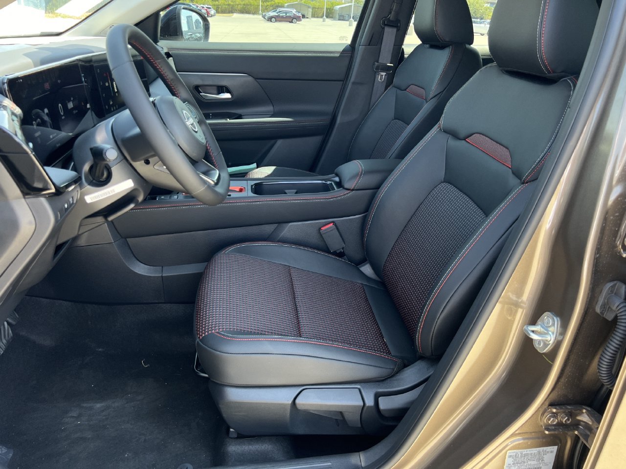 New 2027 Nissan Kicks SR FWD image 8