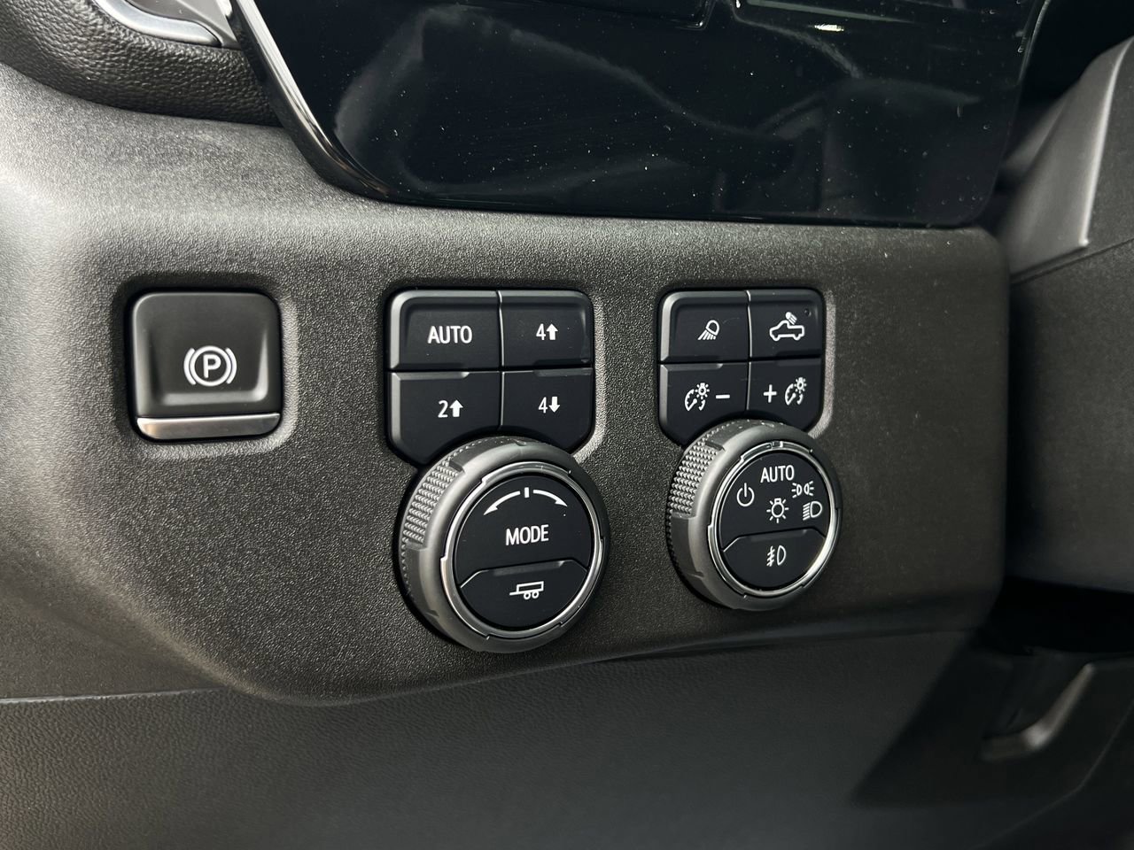 Used 2024 Chevrolet Silverado 2500 LTZ w/ LTZ Plus Package image 19