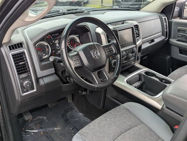 Used 2017 RAM 1500 Classic SLT w/ SLT Plus D￩cor Group image 12