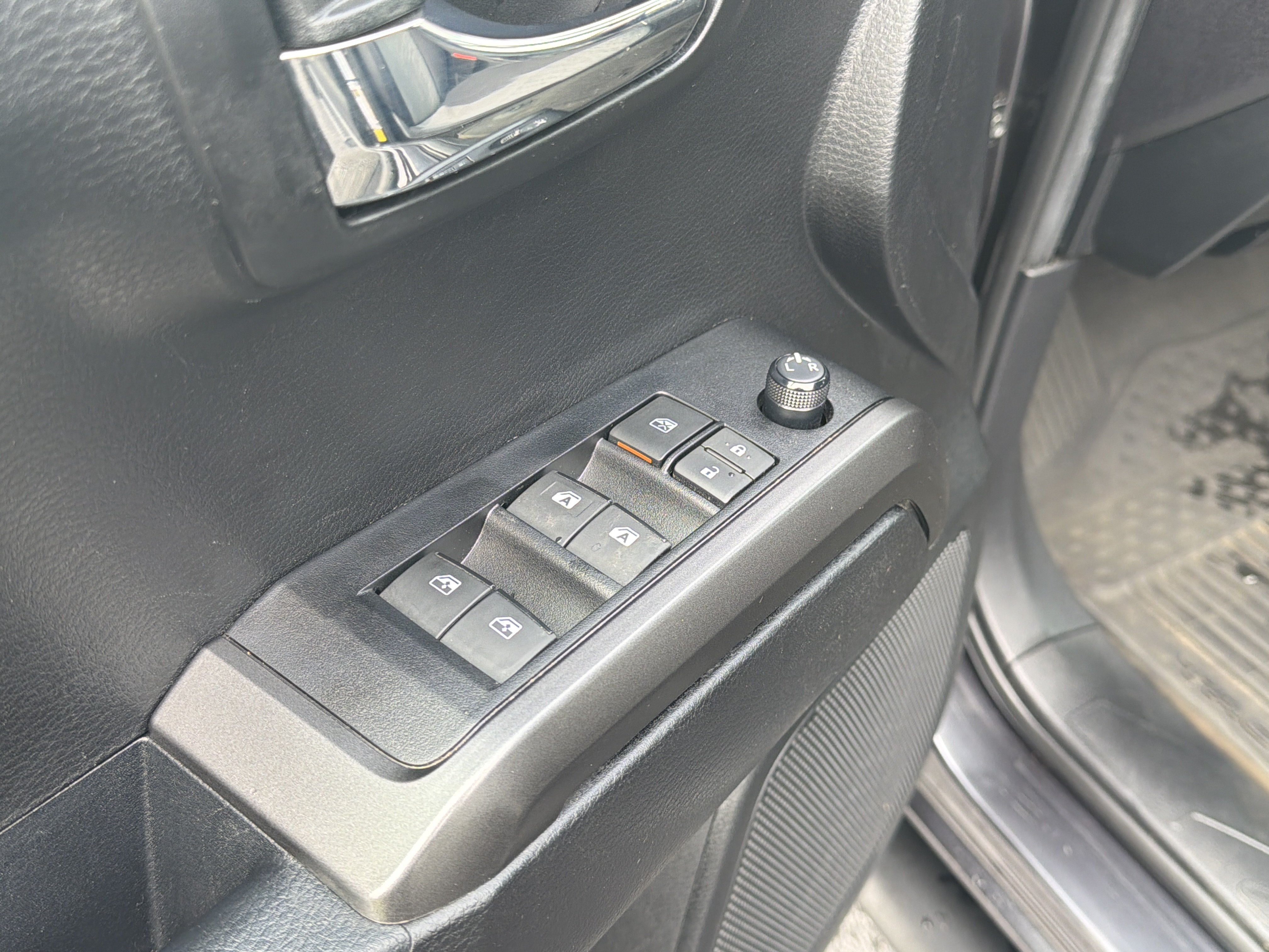 Used 2022 Toyota Tacoma TRD Off-Road w/ Technology Package RWD image 23