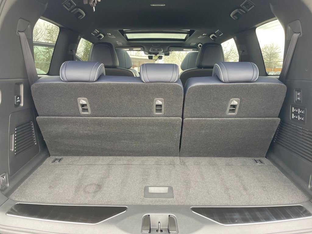 Certified 2026 INFINITI QX80 4WD w/ Sport Exterior Package image 19